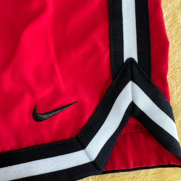 Nike Men's DNA dri fit basketball shorts, 6” inseam with pockets - Red - Picture 2 of 4